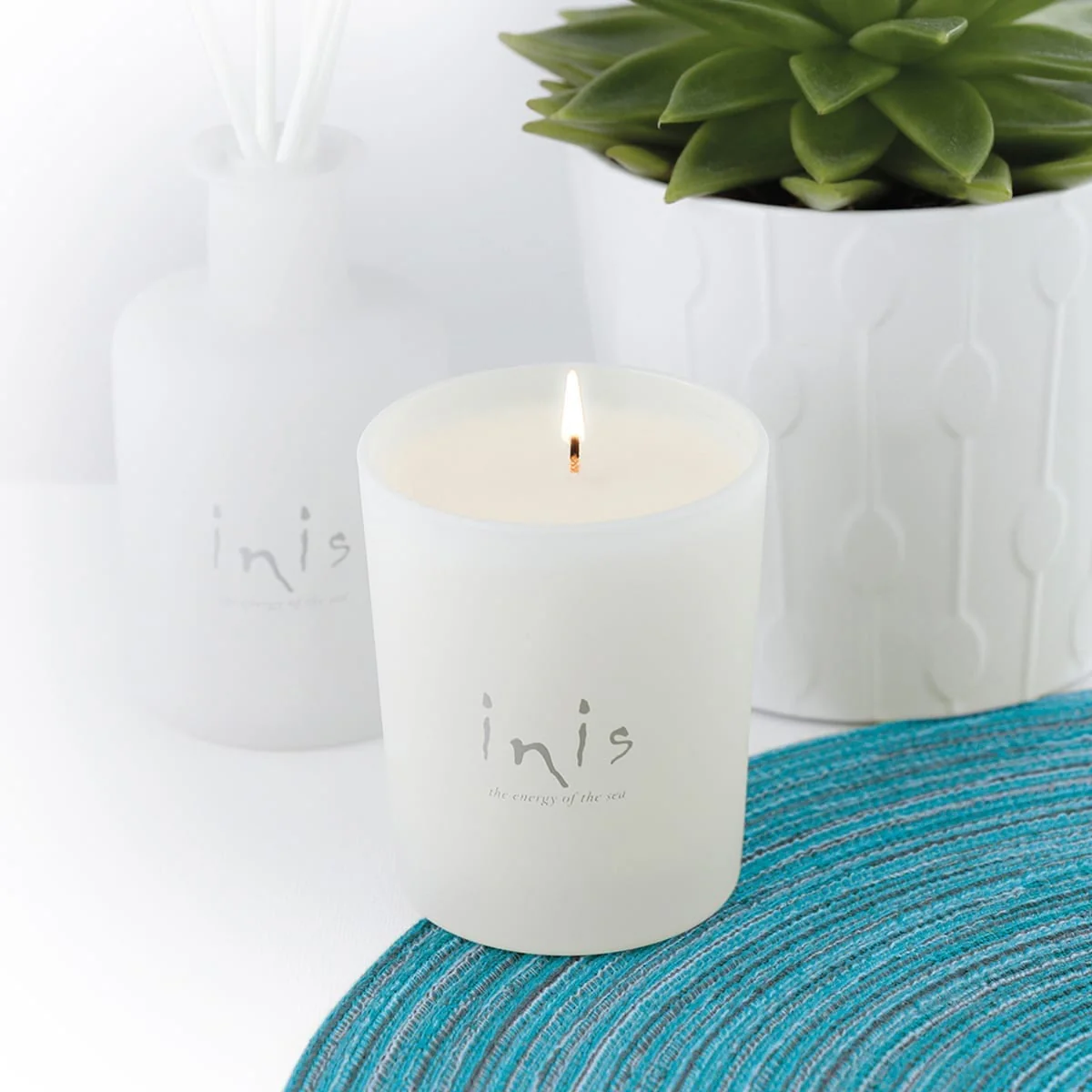 Inis - Scented Candle, Sparkling Fresh - Image 3