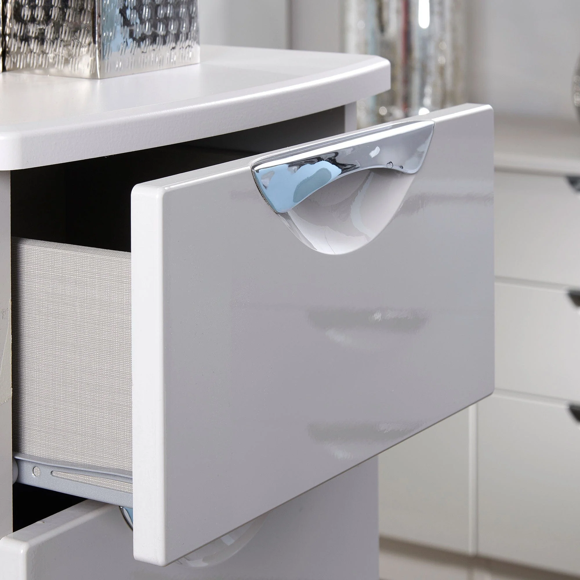 Stanford - 4 Drawer Chest of Drawers, Deep - Image 3